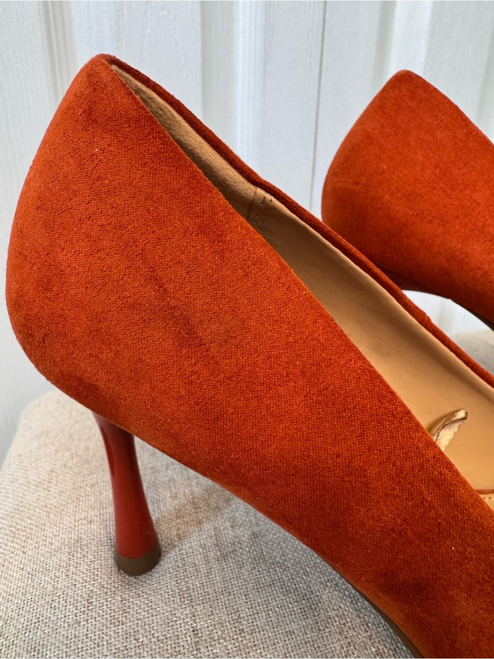 Express Women's Pointed Toe Suede Pumps Rust Burnt Orange 3 Inch Heel Size 6 - Picture 5 of 12